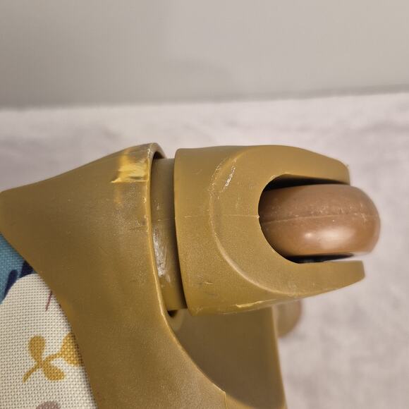 Green Living Lily Bloom Eco Friendly Cat Furry Friends Luggage 25" Suitcase - Picture 11 of 16